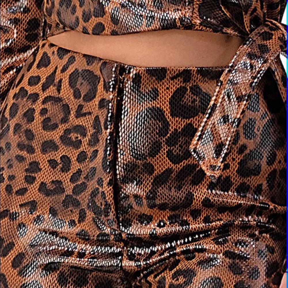 Clothes - Picture 7 of 11